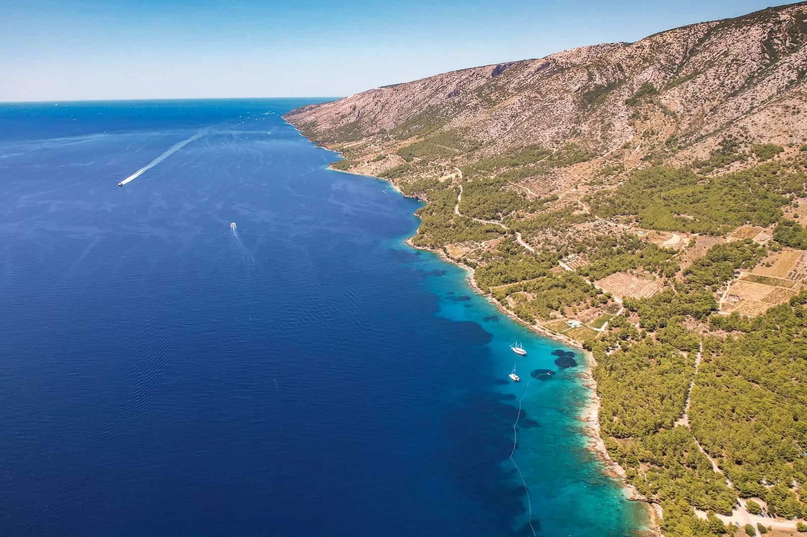 La côte adriatique croate et ses îles vues du ciel
