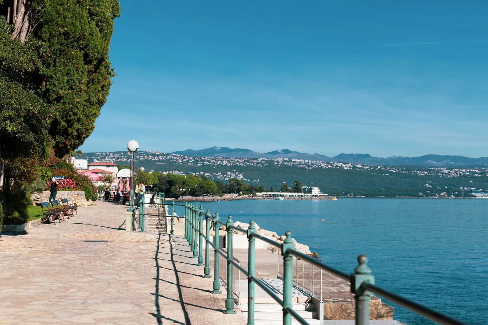 La promenade du Lungomare à Opatija, le long du golfe du Kvarner